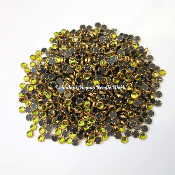 4mm Round Kundan_Pista Green
